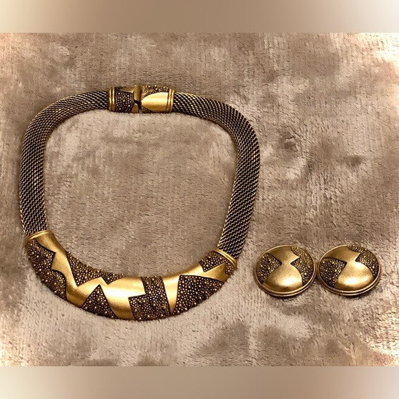 Vintage Signed Monet Gold Toned Mesh Choker Necklace & Matching ClipOn Earrings